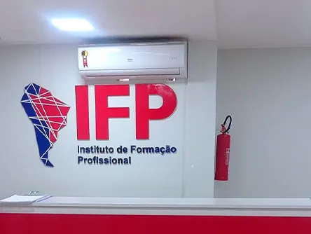 Placa da IFP Na unidade do Gama